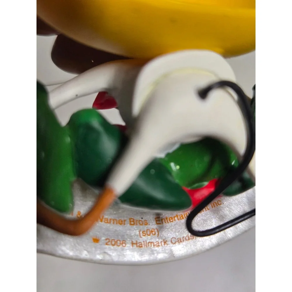 Hallmark 2006 Looney Tunes Speedy Gonzales Feliz Navidad Wreath Ornament